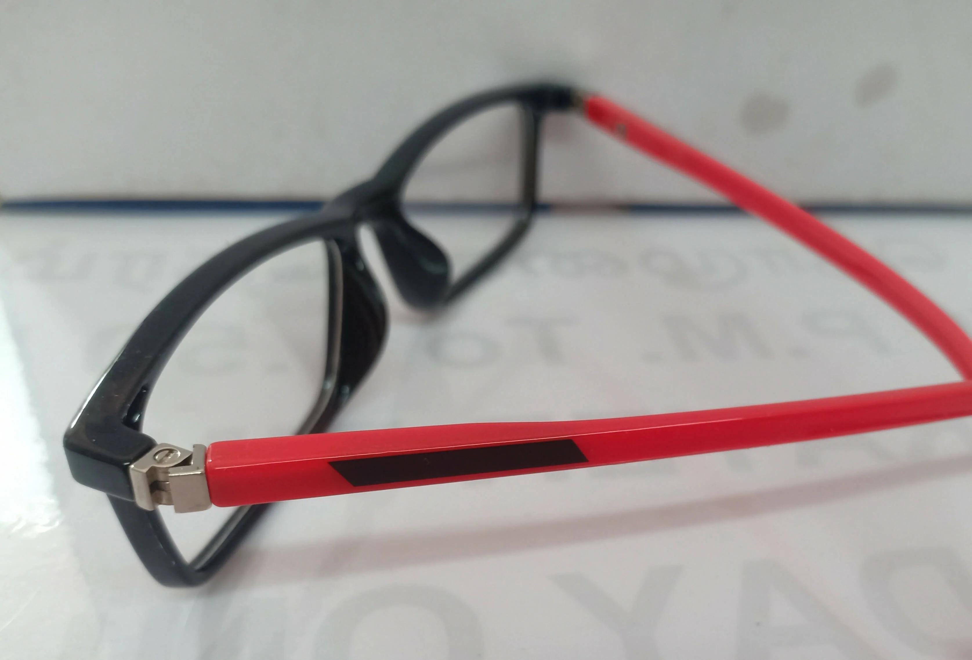 Red and black fiber material frame - Image 2