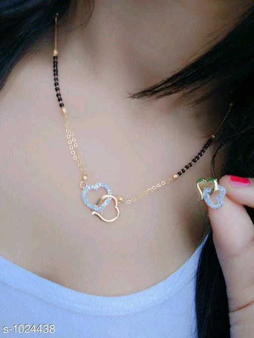 Ladies Beautiful Alloy Mangalsutra - Image 3