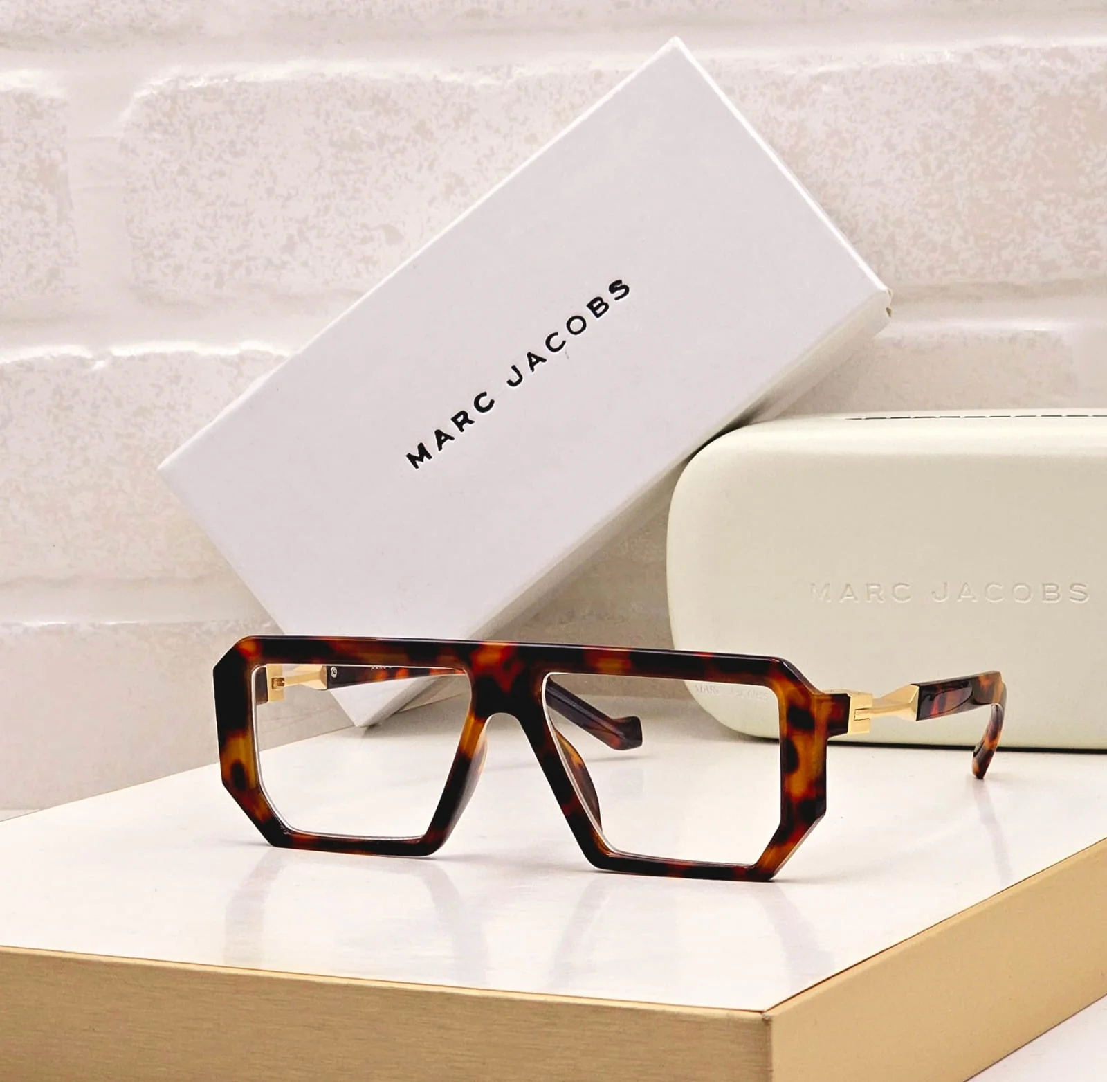 Marc Jacobs Fiber Unisex Sunglasses – Lightweight Premium Designer Eyewear - Image 3