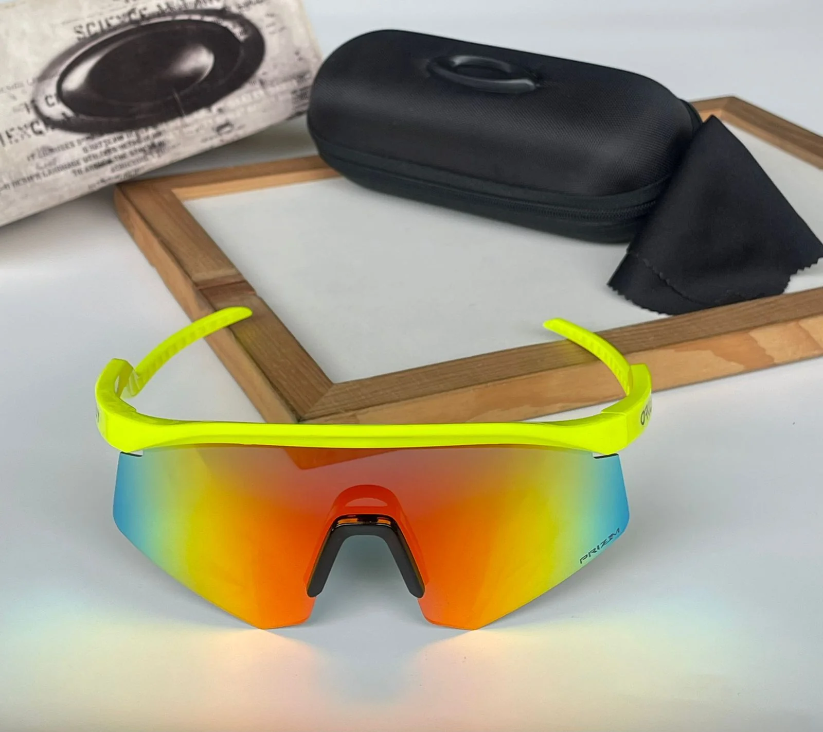 OAKLEY Premium Unisex Sunglasses – Stylish & High-Performance Eyewear# - Image 3