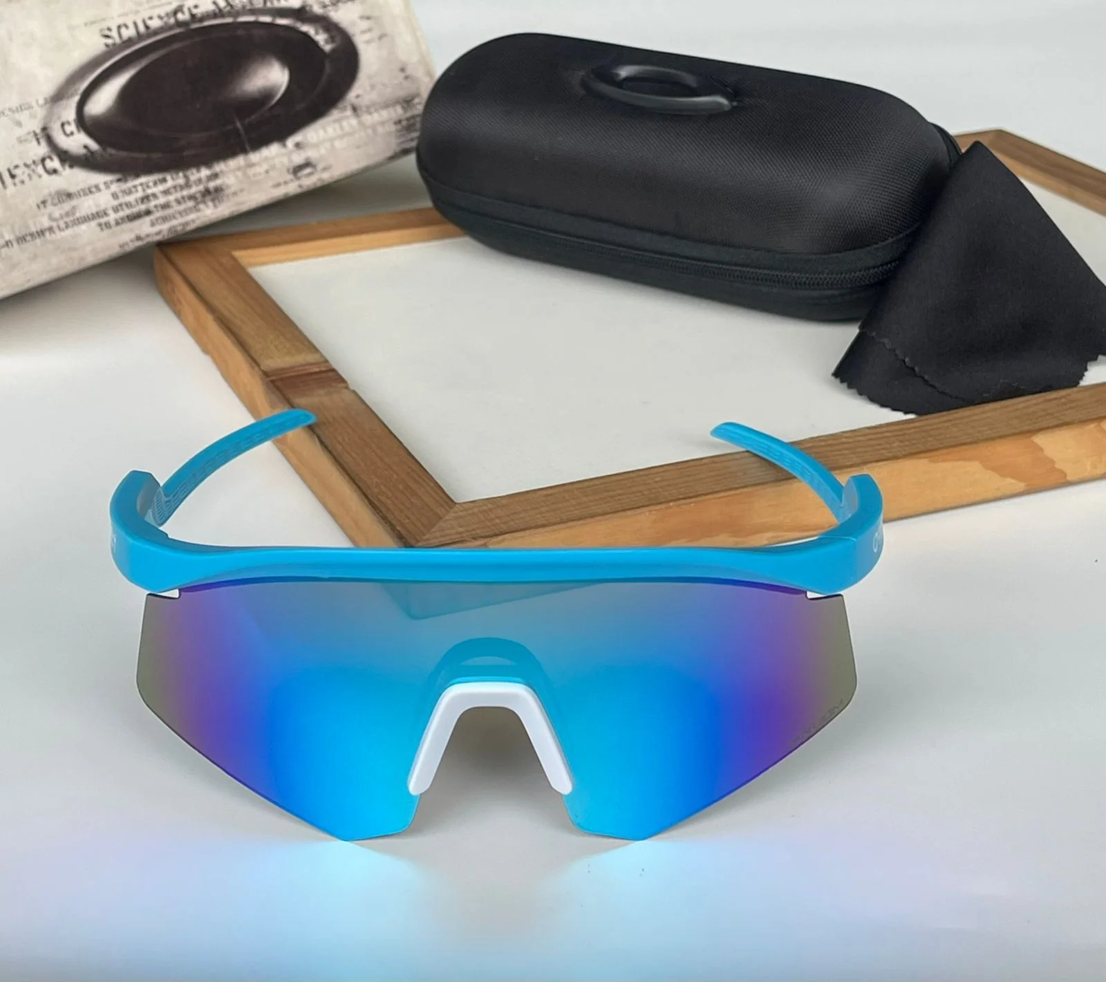 OAKLEY Premium Unisex Sunglasses – Style Meets Performance - Image 2