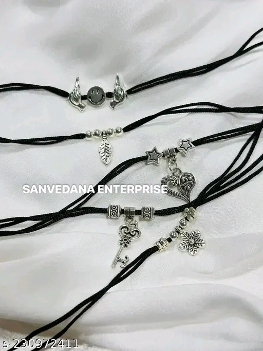 Elegant Oxidised Silver Anklet & Toe Ring Set – Pack of 5, Adjustable Black Thread Design