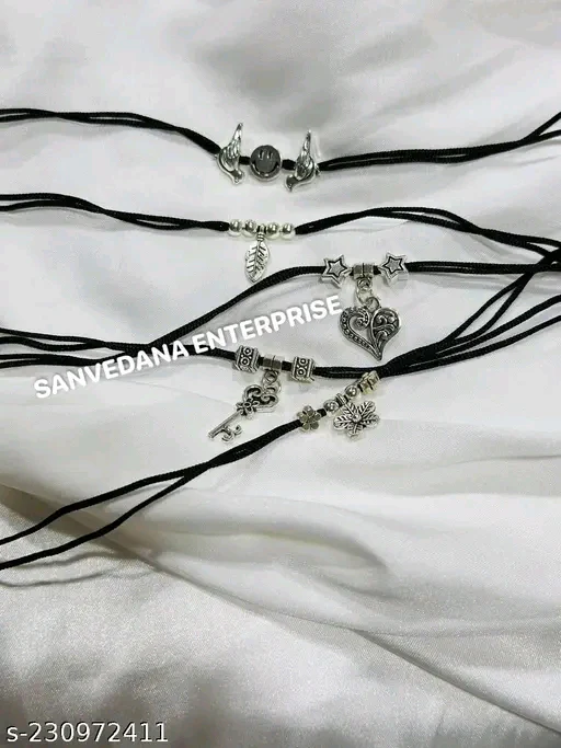 Elegant Oxidised Silver Anklet & Toe Ring Set – Pack of 5, Adjustable Black Thread Design - Image 2