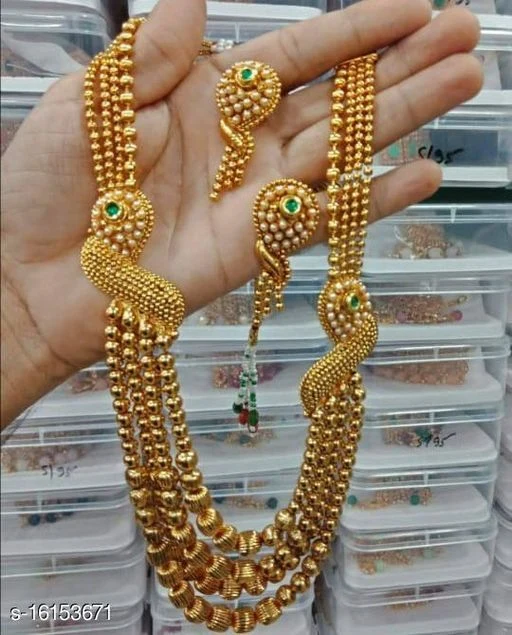 Shimmering Charming Women Necklaces & Chains