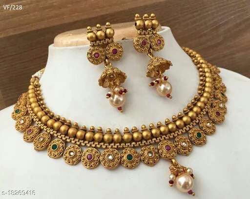 Shimmering Glittering Women Necklaces & Chains