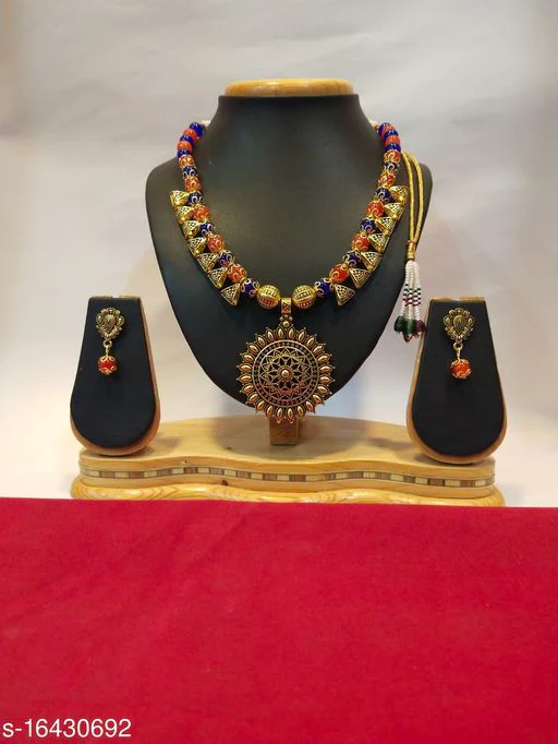 Sizzling Charming Women Necklaces & Chains - Image 3