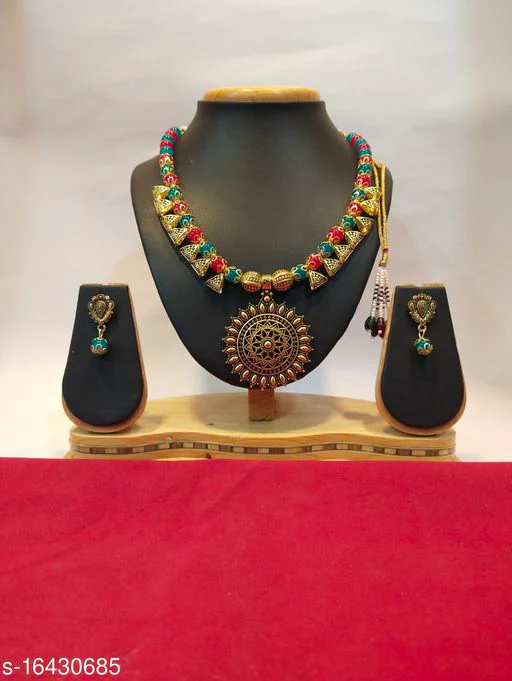Sizzling Charming Women Necklaces & Chains - Image 4