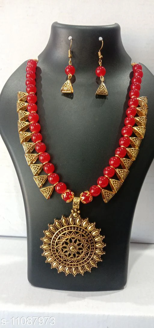 Sizzling Chunky Women Necklaces & Chains