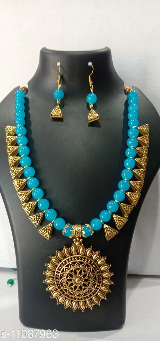 Sizzling Chunky Women Necklaces & Chains - Image 2