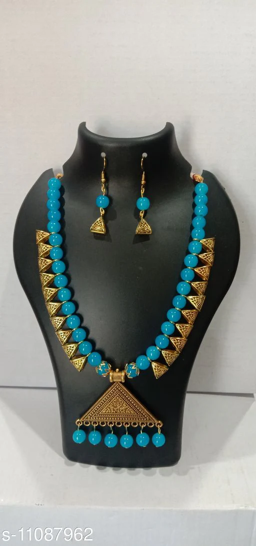 Sizzling Chunky Women Necklaces & Chains - Image 3