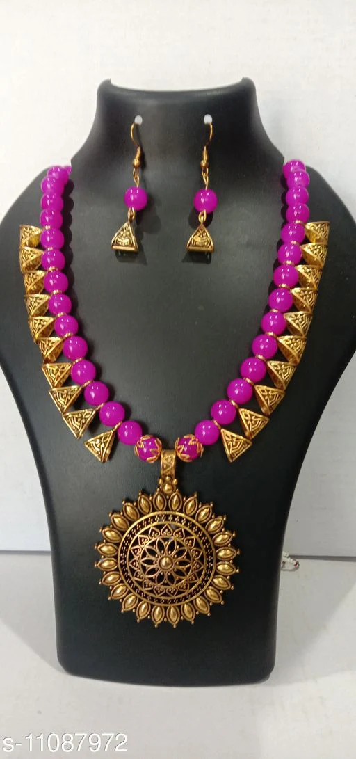 Sizzling Chunky Women Necklaces & Chains - Image 4