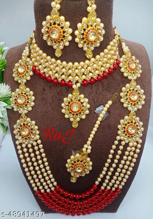 Sizzling Chunky Women Necklaces & Chains - Image 6