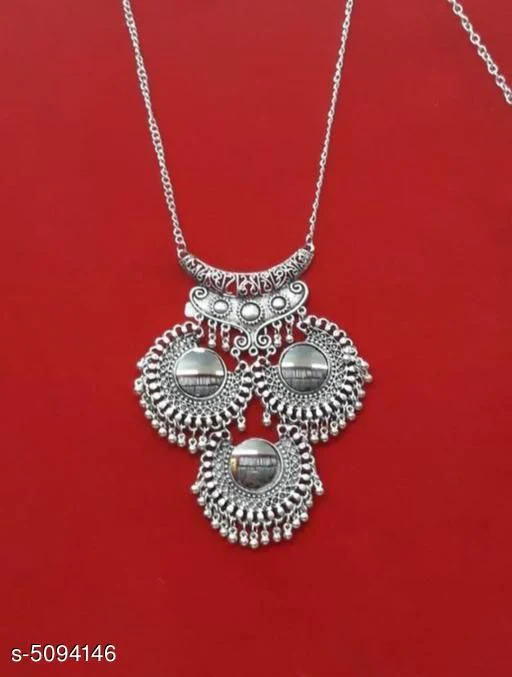 Sizzling Glittering Women Necklaces - Image 2