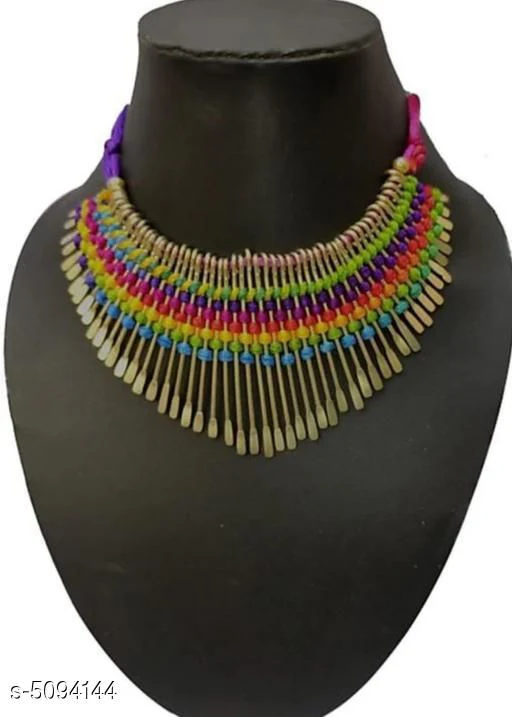 Sizzling Glittering Women Necklaces - Image 3