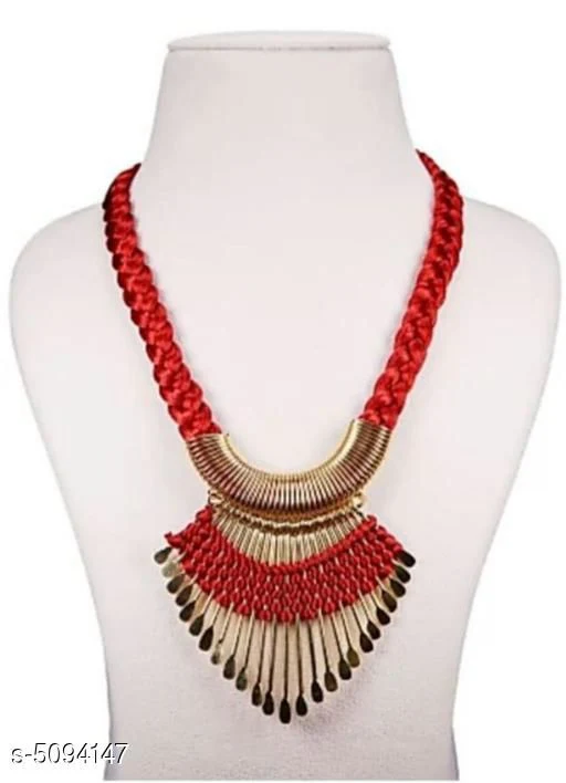 Sizzling Glittering Women Necklaces - Image 4