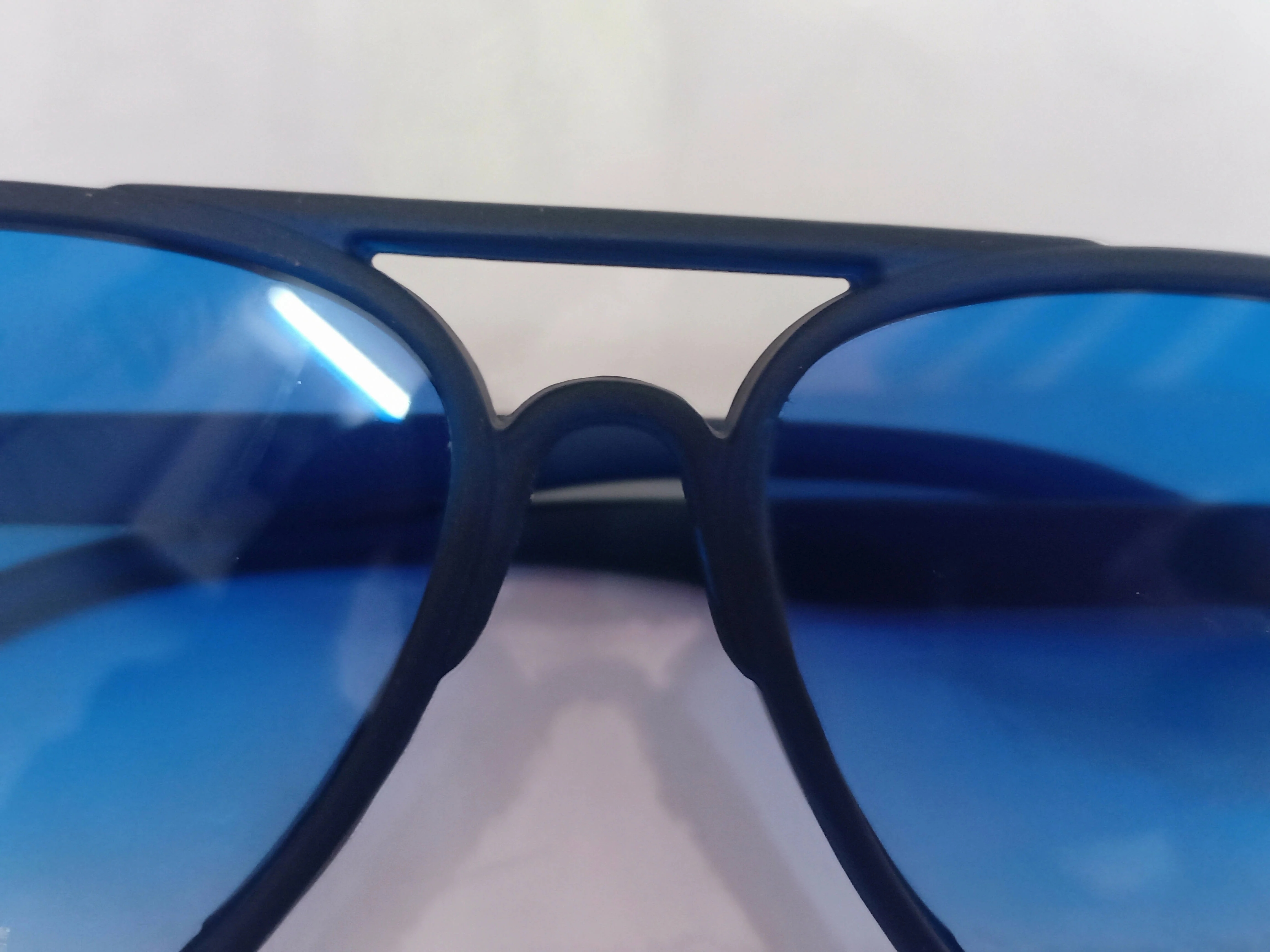 Black Full Frame Quality Sunglasses - Image 3