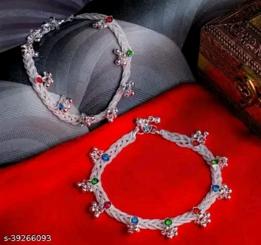 Twinkling Glittering Women Anklet & Toe Rings Set - Image 3